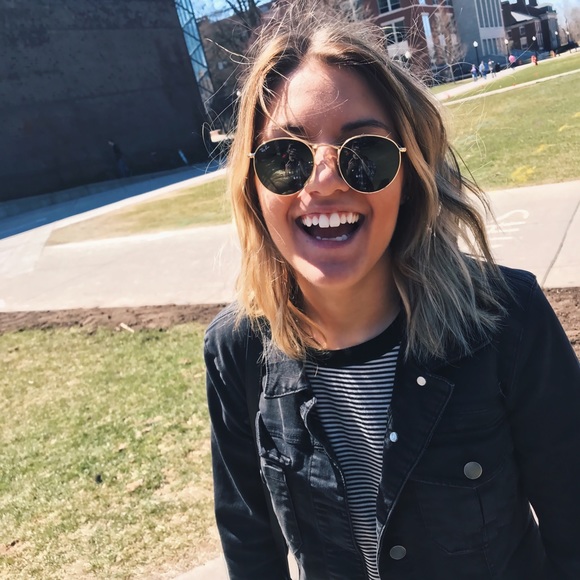 Meet your Posher, Sydney - Picture 2 of 3